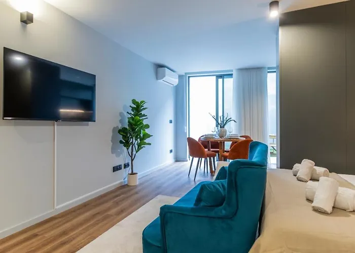 Ruah By Lovelystay Apartman