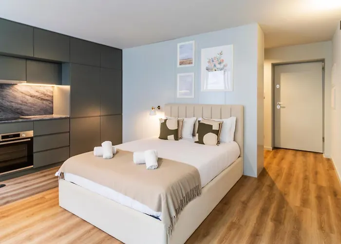 Ruah By Lovelystay Apartman