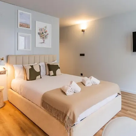 Ruah By Lovelystay Apartament *